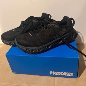 NWT W8.5 Hoka Elevon 2 All Black